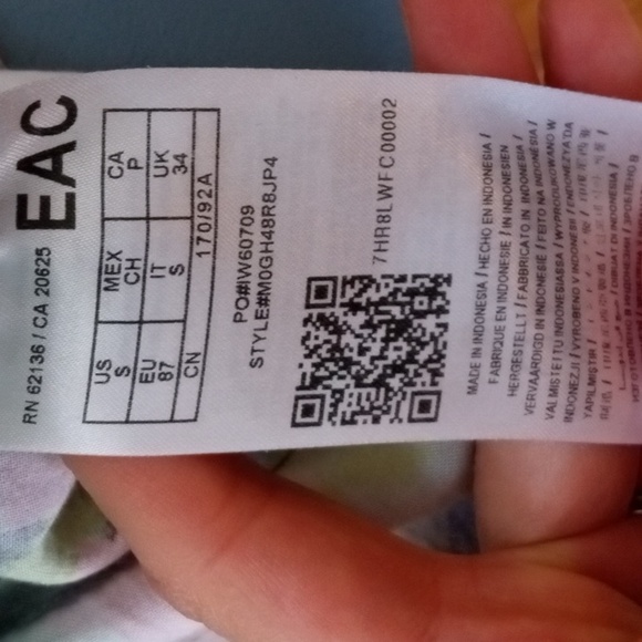 GUESS Palm button down Sm - Picture 5 of 8